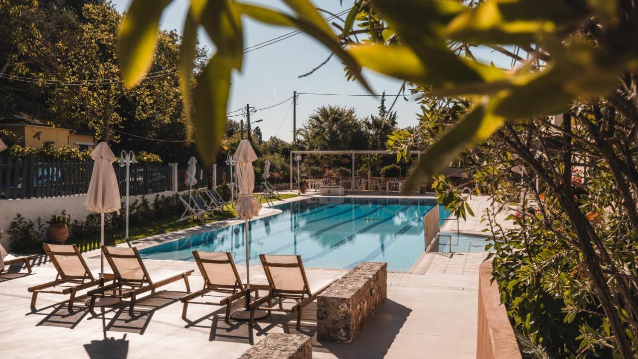 Dominoes Corfu Aparthotel Ypsos Exterior photo