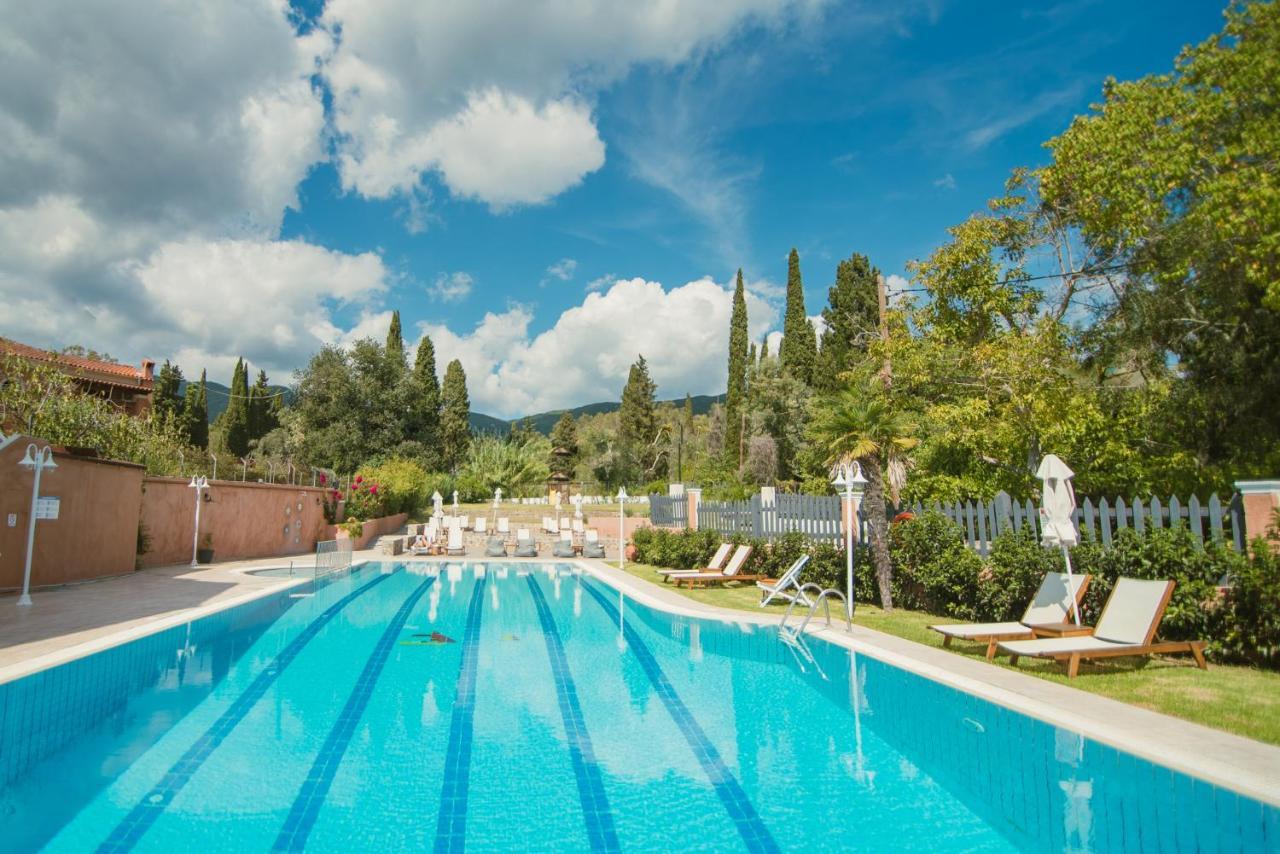 Dominoes Corfu Aparthotel Ypsos Exterior photo