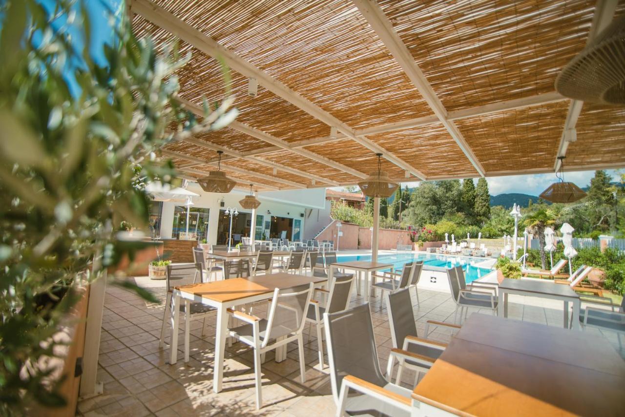 Dominoes Corfu Aparthotel Ypsos Exterior photo