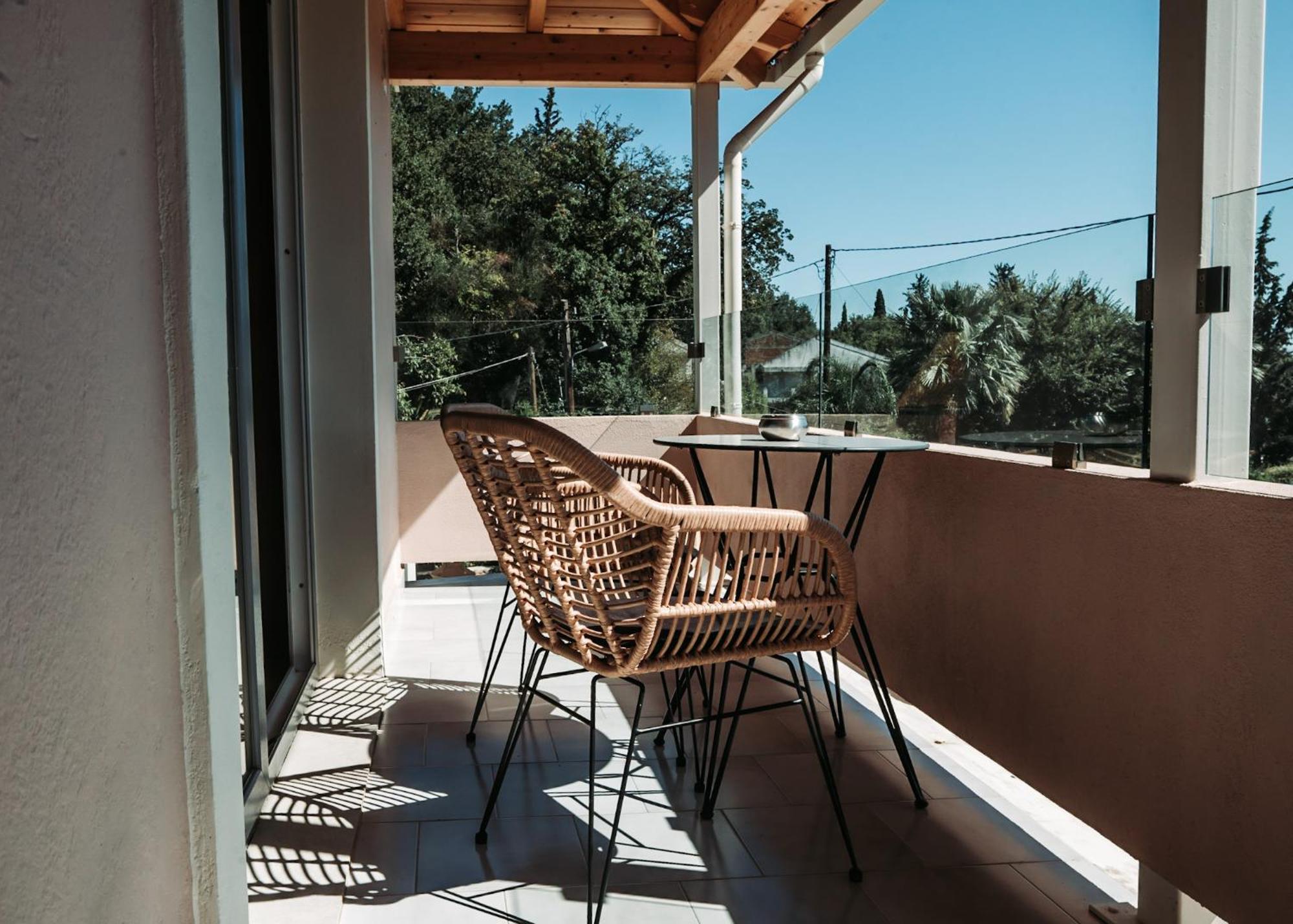 Dominoes Corfu Aparthotel Ypsos Exterior photo