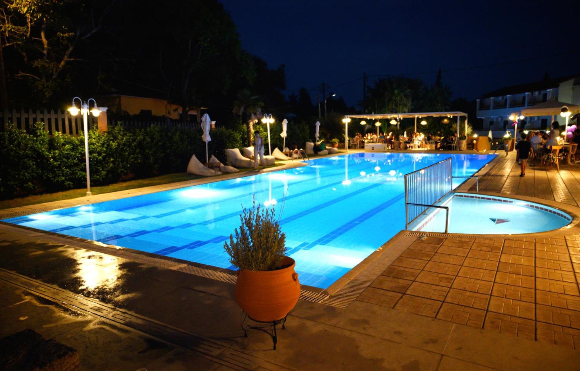 Dominoes Corfu Aparthotel Ypsos Exterior photo