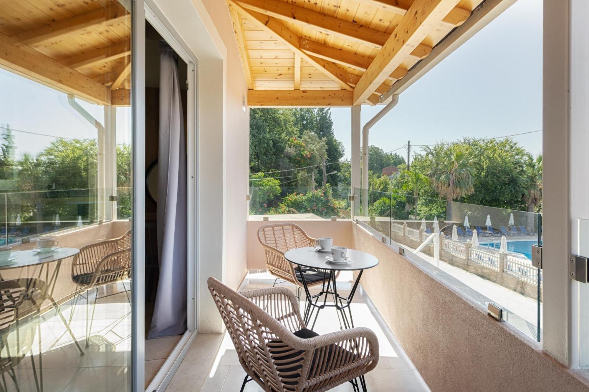 Dominoes Corfu Aparthotel Ypsos Exterior photo